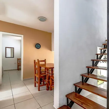 Virginia Apartment